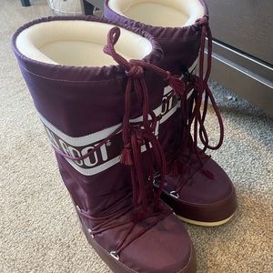 MOONBOOTS